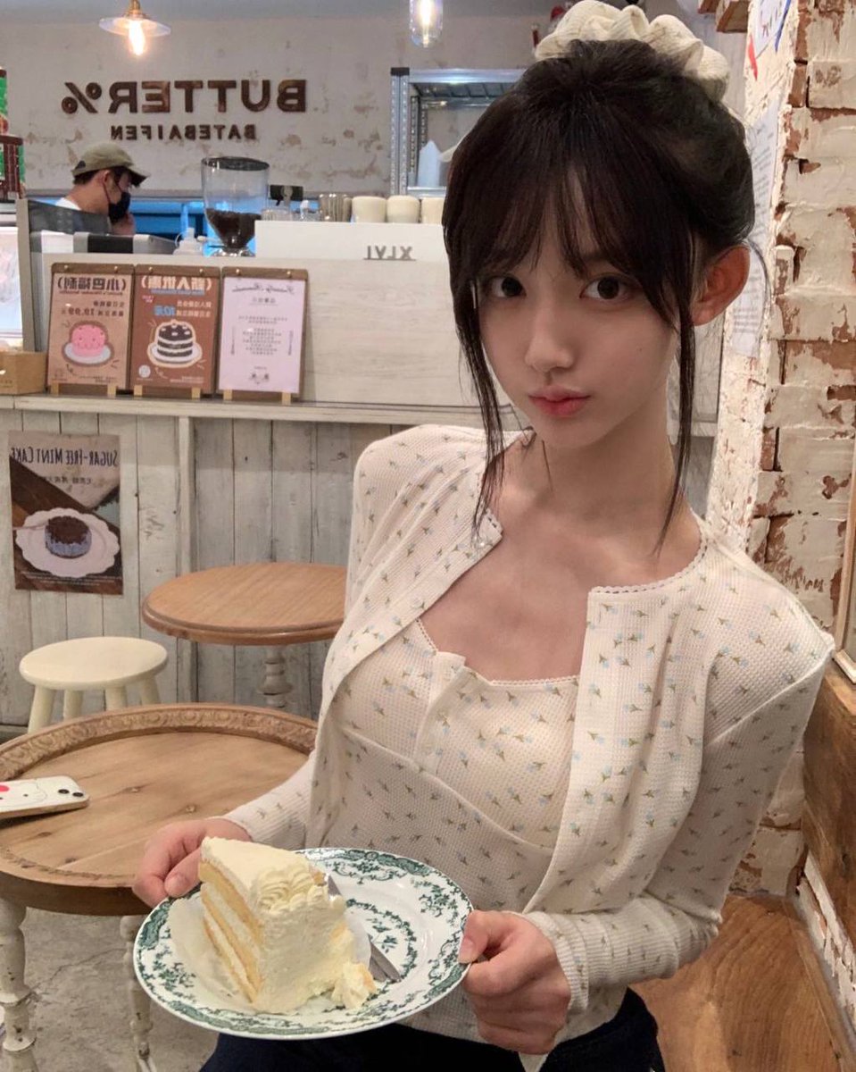 BigBuffetBoy77's tweet photo. #深圳 #一日女友 #外出陪玩 #商务公关 #地陪 #情绪价值 #深圳日常 #高颅顶

清纯初恋感｜付出型人格

我的性格比较温柔。第一眼可能是清甜安静的感觉，真正相处起来会发现我其实很热情，也比较会照顾对方的情绪。

希望第一次见面的时候，你看到的不是一串标签，而是一个真实、温柔、很好相处的我。 https://t.co/ERfWNmIIv7