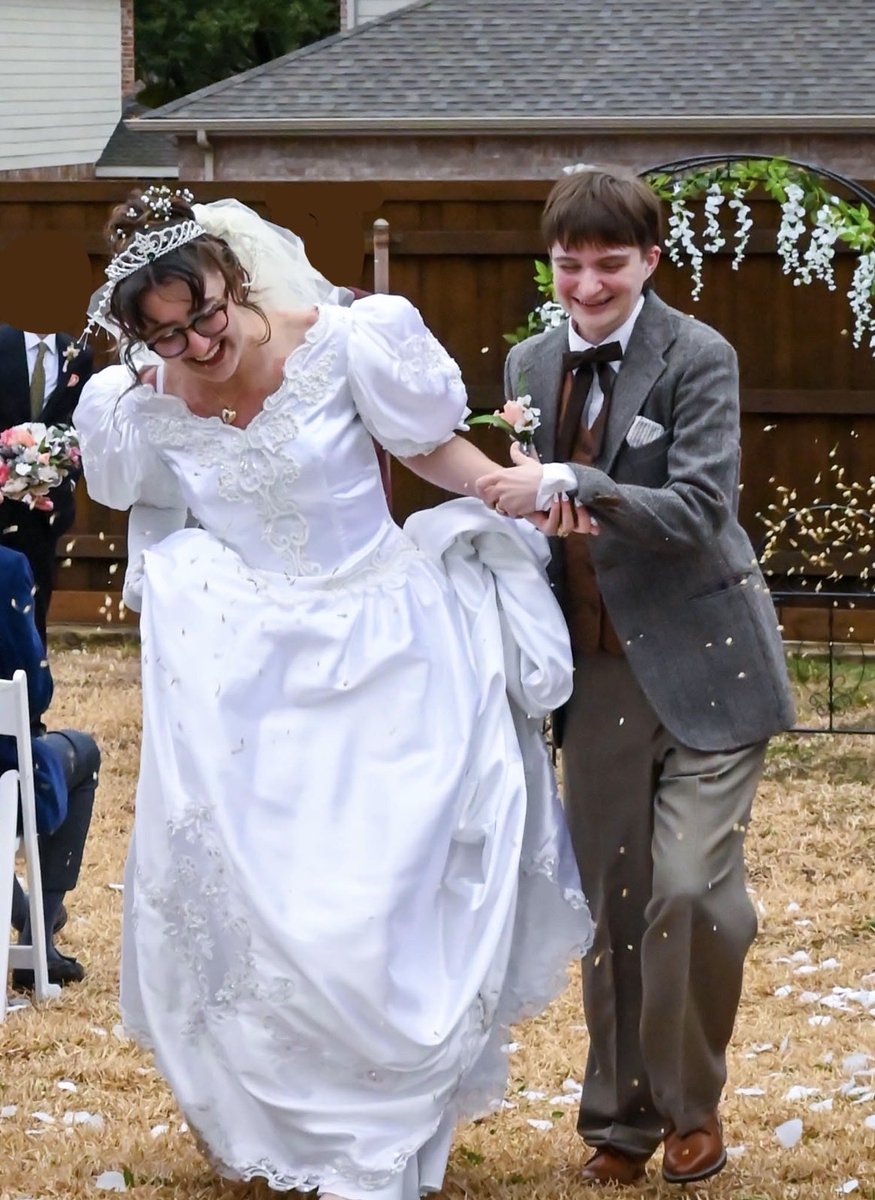 babiebev's tweet photo. everyone get butchfemme married NOW‼️‼️ https://t.co/p4ZQHzFLil