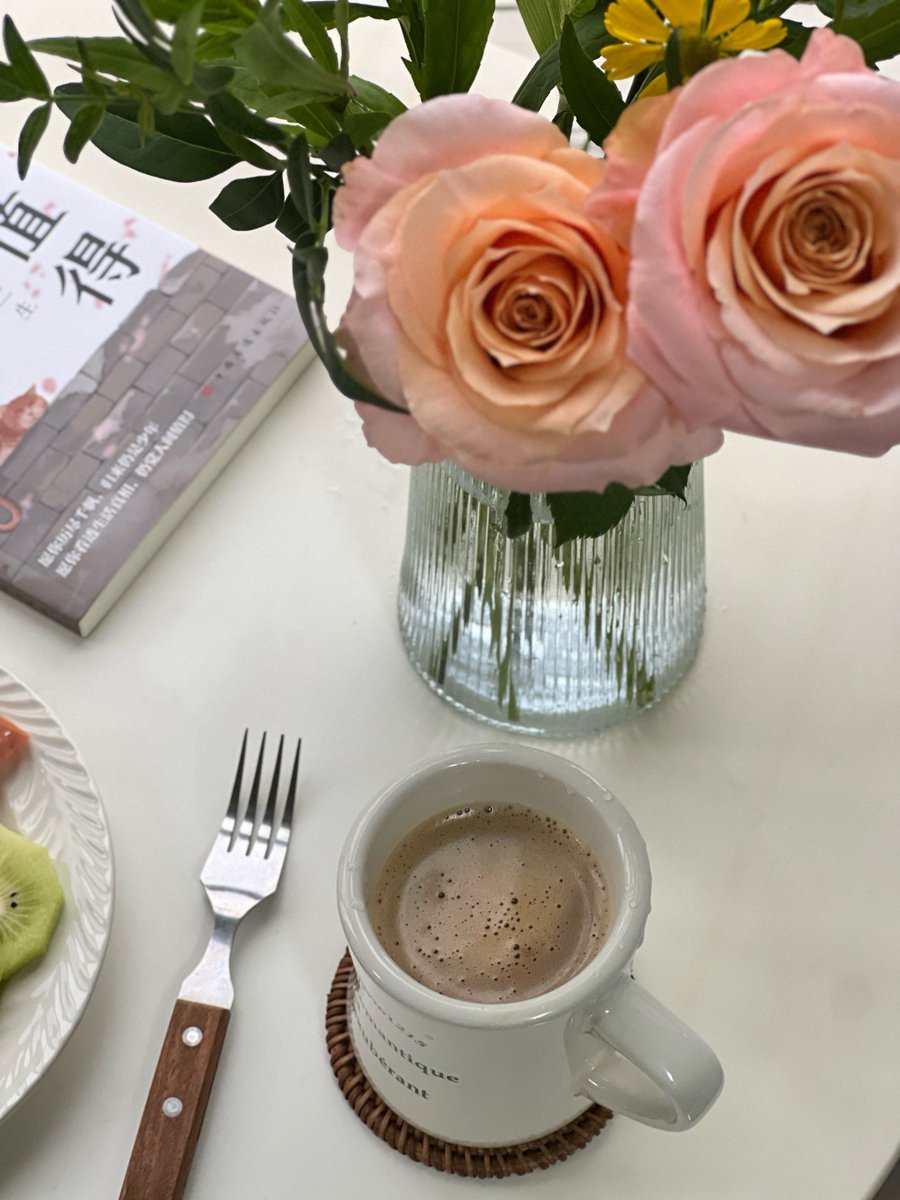 AmberFalcomai7's tweet photo. Small daily habits beat extreme diets for lasting health. Sip water first thing, move for 10 mins, and log 7 hours of sleep—consistency wins! https://t.co/sNrRm3ZnE0