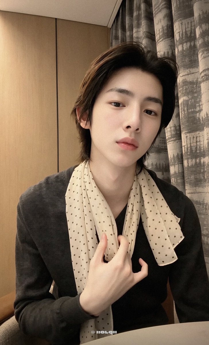 Tofu080103's tweet photo. 어쩌다가 김주훈처럼
예쁜 남자를 좋아하게 되었을까…. https://t.co/WlVSAtQ1Jd