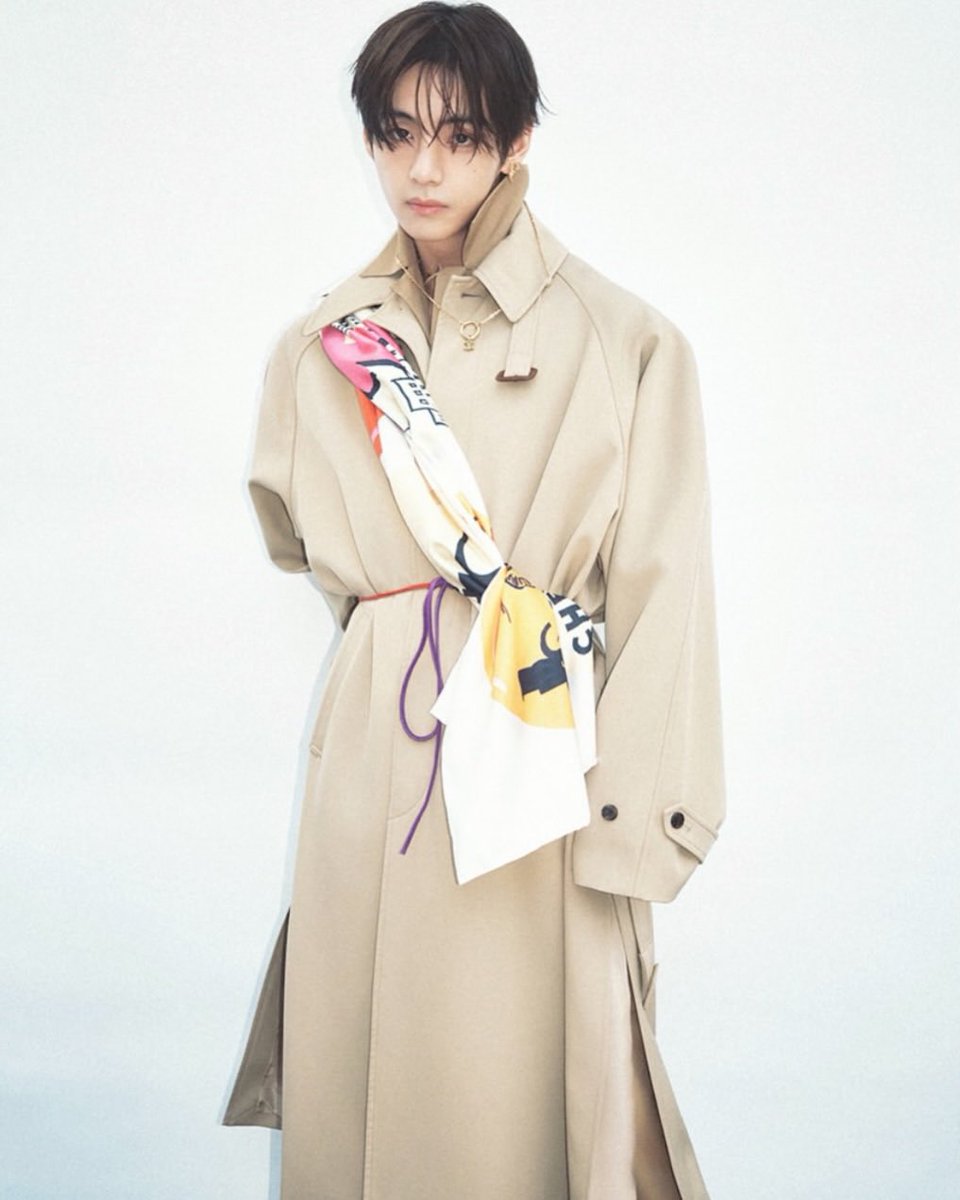 _BTSMoments's tweet photo. TAEHYUNG FOR CELINE (2)

(https://t.co/23cCHVWE9L)
TAEHYUNG X CELINE 
Été 2027 show
#CelineEte2027 
#VxCELINE https://t.co/mp47BMfuJO