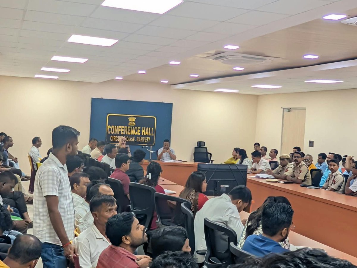 foodsafetyassam's tweet photo. On-30/09/2026, a meeting was convened by DC, Barpeta In view of upcoming Durga Puja in presence of President/secretary of all puja committe and Concerned officers.
#pujapreparation #pujacommittee #FoodSafety #assam
@fssaiindia @MOFPI_GOI https://t.co/YKDzkxtaEK