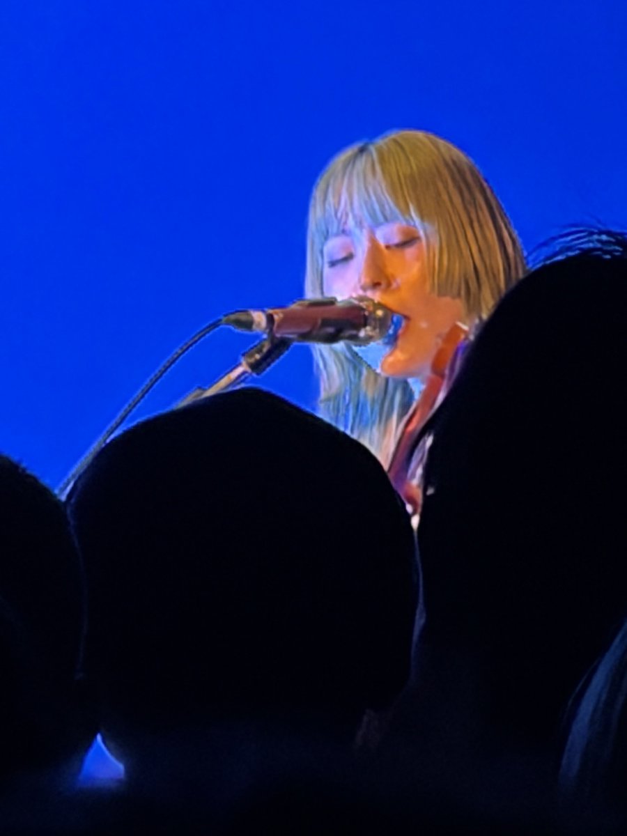 iwachi821's tweet photo. お初の水中スピカ。当たり前のように音源みたいなテクいことをやっていた。製作中という新曲も楽しみになりますわね https://t.co/iuHUo7j64j