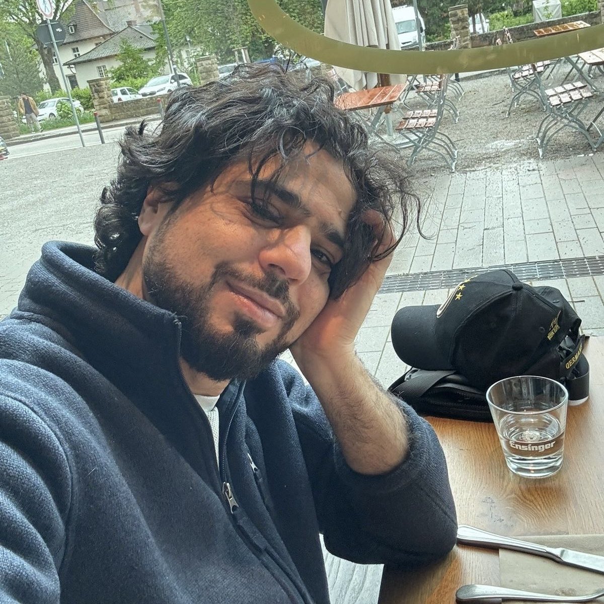 ryonvl's tweet photo. د. وسيم يوسف سابق زمانه 
في فتره كانوا الشيوخ يطلقون اللاحكام الغير مُنصفه على النساء ويجب تغطي وجهها لأنه فتنه كان وسيم يوسف معارض فـ ايش سوو قليلن الخاتمه؟ اي طبعا لازم تكفيره ونبذه ومعايرته ، يبونه على تفس السفينه، الغريب انهم ايضا حرفو بعض الاحكام التي هي الان محلله لنا ، بس وسيم يوسف حلل كشف الوجه؟ هنا لازم يعاملونه معاملة شخص من الزنادقه ، كان مجتهد فعلا ويبحث عن الموضوع ويجي يعطي الحكم الصحيح لموضوع مختلف فيه ويحكم بناء على الاسلام ومعايير الاسلام و المنطق ، رفع الله شأنك والله يشفيك ويقومك بالسلامه ، عُد لساحة المعركه ف انت لم تعد وحيدا 

#٢٠٣٠_بلا_نقاب3 
@waseem_yousef
