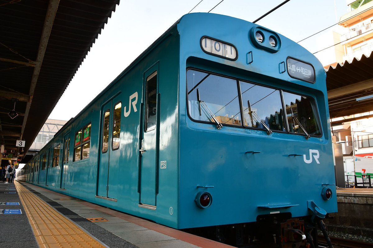 rixyou007's tweet photo. 関西圏だけど日常の存在だった
和田岬線の103が記憶に深いです
電化から引退まで常に見続けてきただけに
今も沿線に居ると走ってくるのでは？
と思う事が、、、、 https://t.co/9mLo7Yv57h