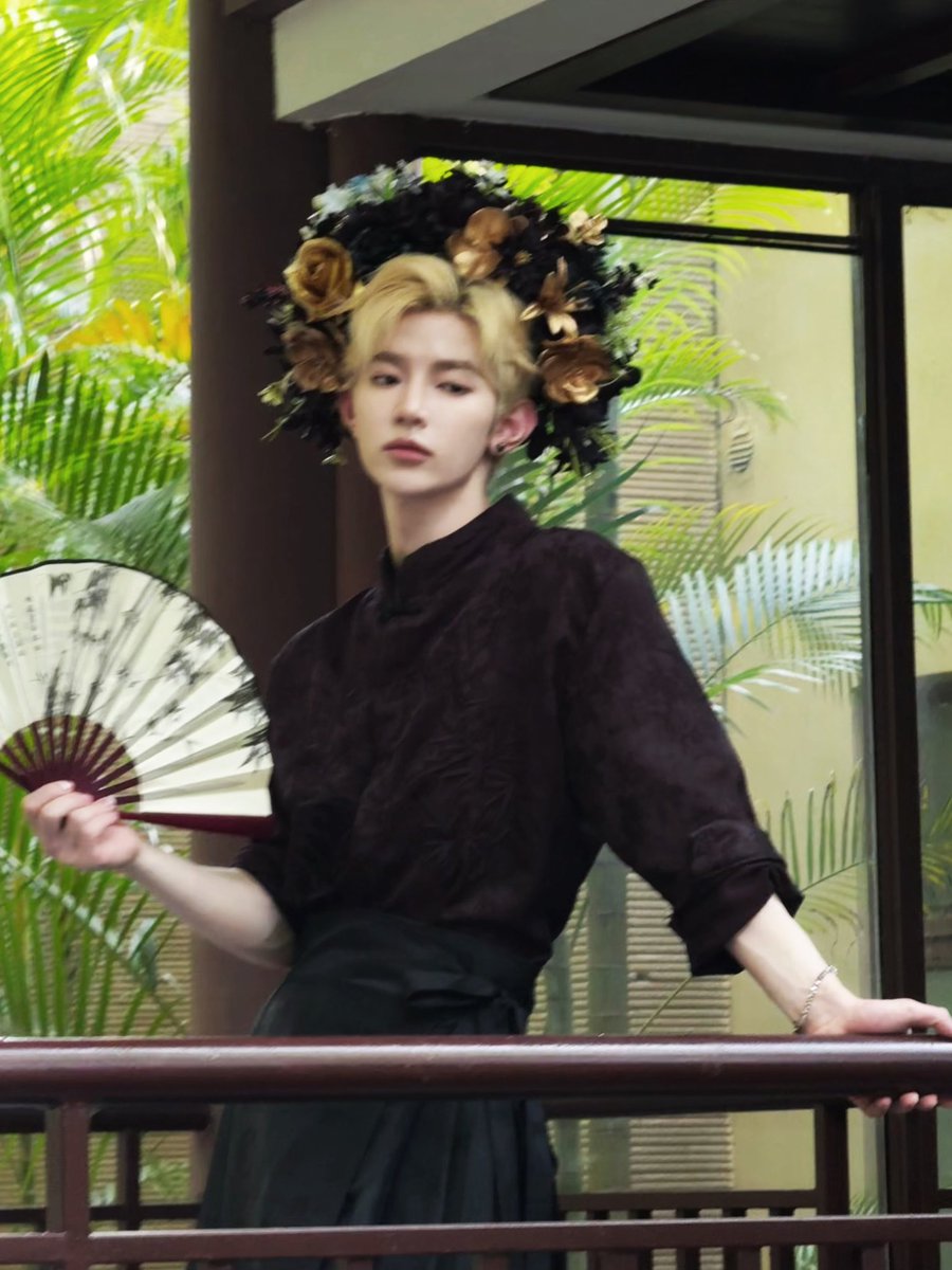 jose_mvac's tweet photo. ジャンハオ、休暇で中国に帰って王紅体験して帰って私たちに見せてくれるのホスピタリティやばい https://t.co/S7LFdTzOo1