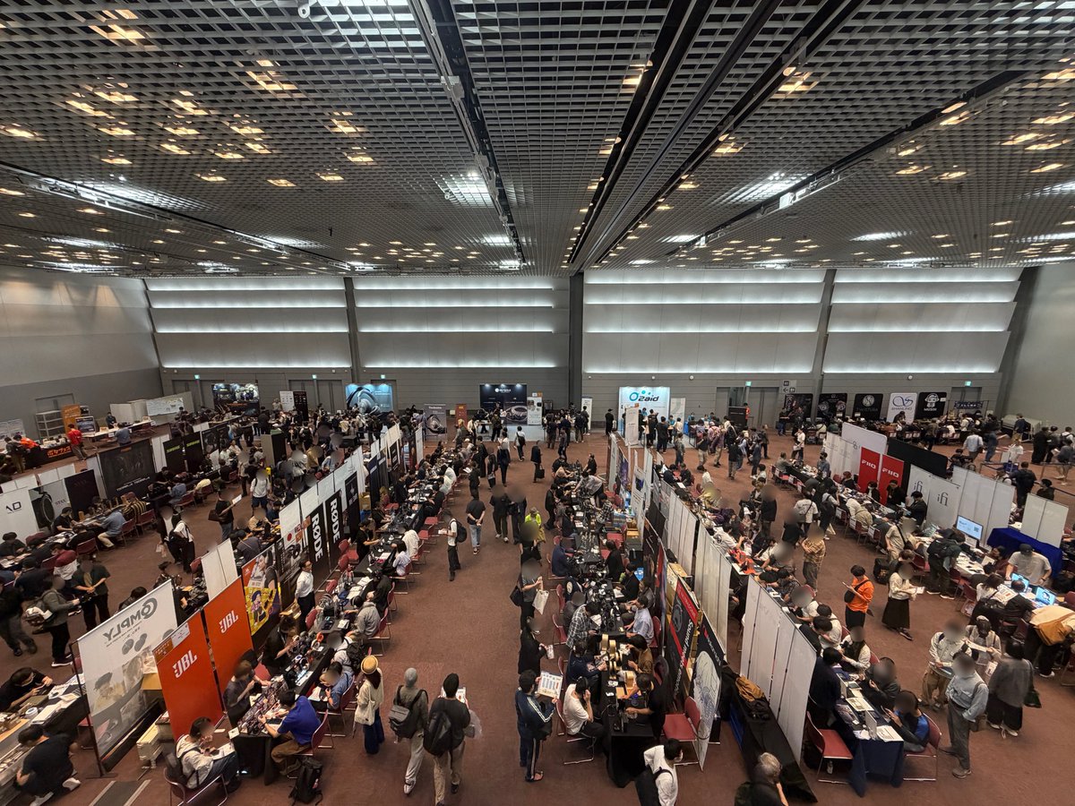 potafes's tweet photo. 【#ポタフェス 会場大盛況🎉】

ポタフェス 2026 大阪
オープン直後から大盛況です‼

イヤホン・ヘッドホンの試聴＆体験イベント🎧
昨年より会場規模をさらに拡大🔥
入場無料🆓

ぜひ最後までお楽しみください✨ https://t.co/AMPar1KuNh