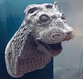 GilgameshIQ's tweet photo. تمثال اسد يشبة الافعى من بابل وسط العراق يعود الى حوالي 1750 ق.م

محفوظ في المتحف الوطني العراقي

A lion-serpent statue from Babylon, in central Iraq, dating to approximately 1750 BCE.

It is preserved in the Iraq Museum https://t.co/mOo8crxmDv
