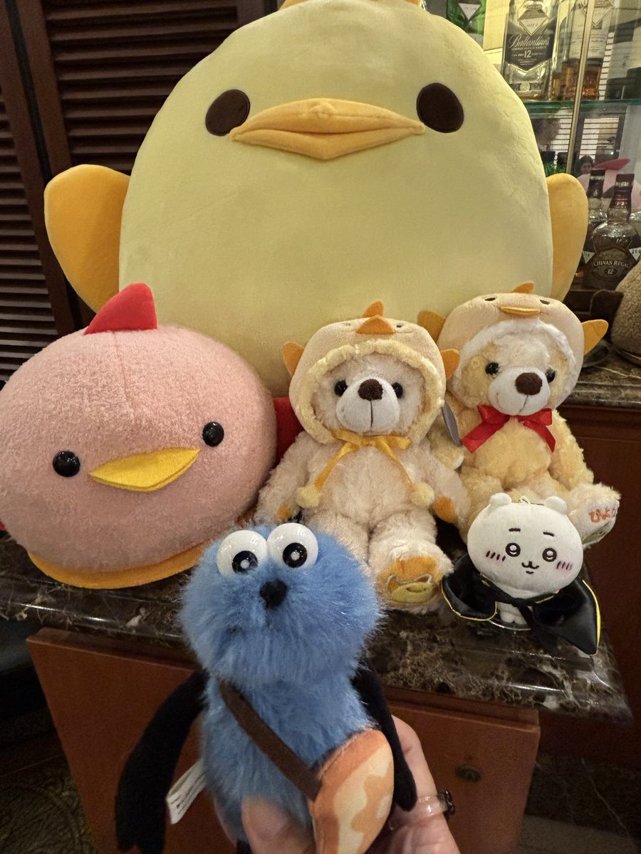 kotorariii's tweet photo. ぴよりんのアフタヌーンティーを食べに来た🥰美味しかった😊けど…『塩っ辛いもんが食べたいんだよぉ〜！！（モモンガ風）』である😅 https://t.co/gIACICw07E
