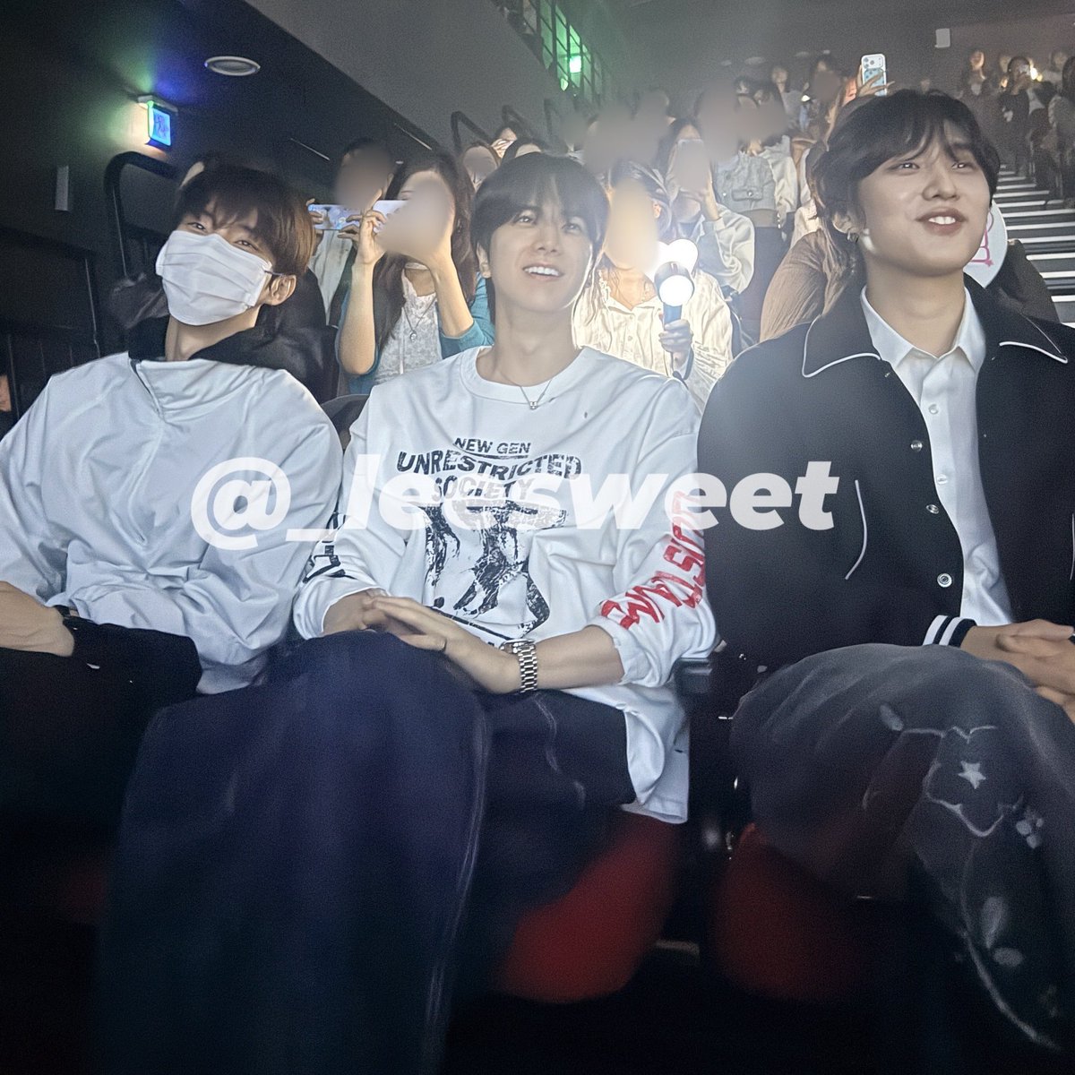 kkochinam's tweet photo. Jacob, Younghoon and Changmin came to Sangyeon's 1st fanmeeting session today! 

#제이콥 #영훈 #큐 #상연 
#THEBOYZ #더보이즈 https://t.co/sQ9ybvUKpS
