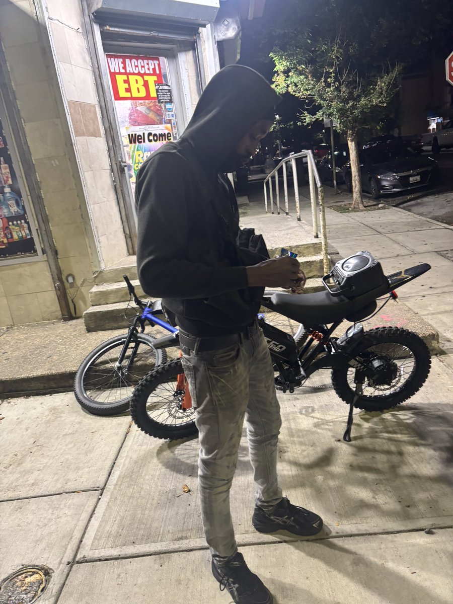 solo_get_it's tweet photo. Nigga who don’t be outside 😯🤧
#Ddh #Baltimore https://t.co/bOu6hFKW7R
