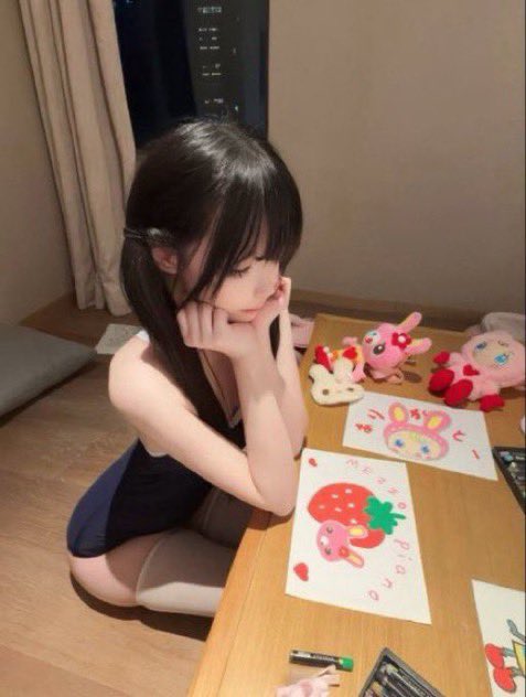 stephanie11rw3's tweet photo. 有男生要来锐评我15的福哦

继续发福，我真的不要🚪 

 真的给b看 不信你试试   

 我真的是女菩萨🫣🫣 https://t.co/cq0nKu1W9S