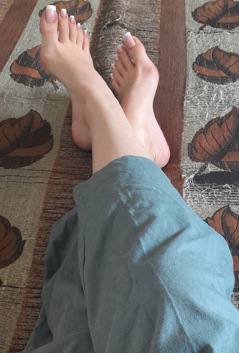 MuslimFanaah's tweet photo. Pretty toes, expensive taste. You already know what to do. 💅💸👠 https://t.co/RcrHY9aGj1