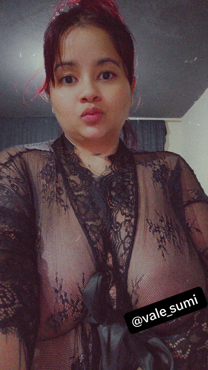 valenSumisa's tweet photo. El BOSS quería de negro con panty rojas 
Me veo muy Pero divina y provocativa 
#feet #feetfetısh #fetiche #bogota #curvy 
Servicio presencial en Bogotá https://t.co/WfG3dzDukd
