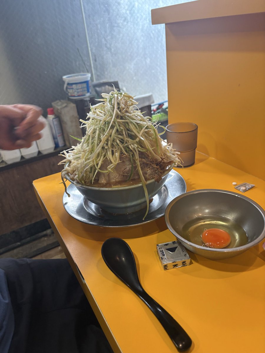 TinyStars_SA's tweet photo. 野猿す横の人やばいよ https://t.co/q6HGuQSzU4