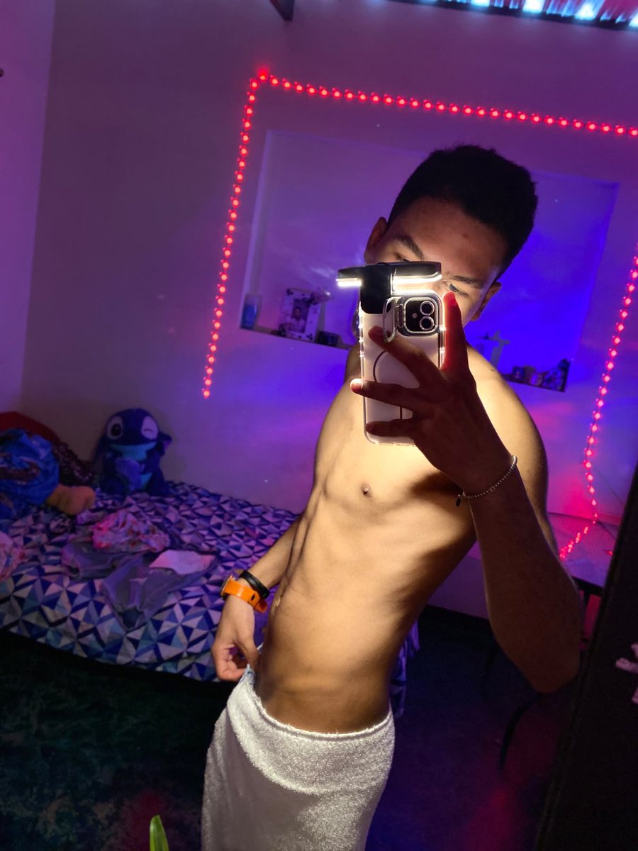 Jhoan2008_'s tweet photo. Noches🫦🥵 

@EventosGayMed @cruisingmed20 https://t.co/UeZw3Qw5Px