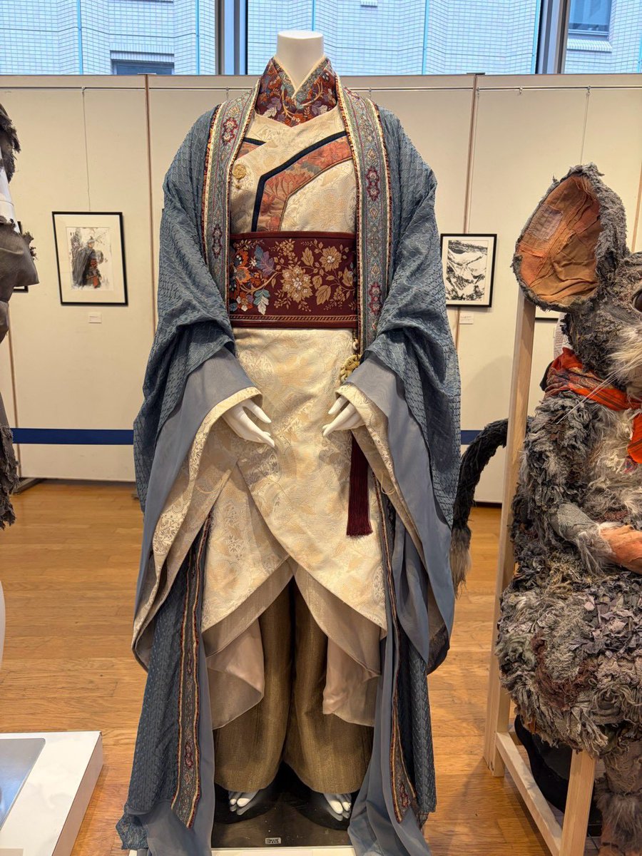 ogmluke's tweet photo. 先日は原画展を贅沢に2箇所ハシゴしてきました
生の筆致と衣装を間近に拝見できて充実した息抜き時間になりました🥰 https://t.co/rWoOEOQTLI
