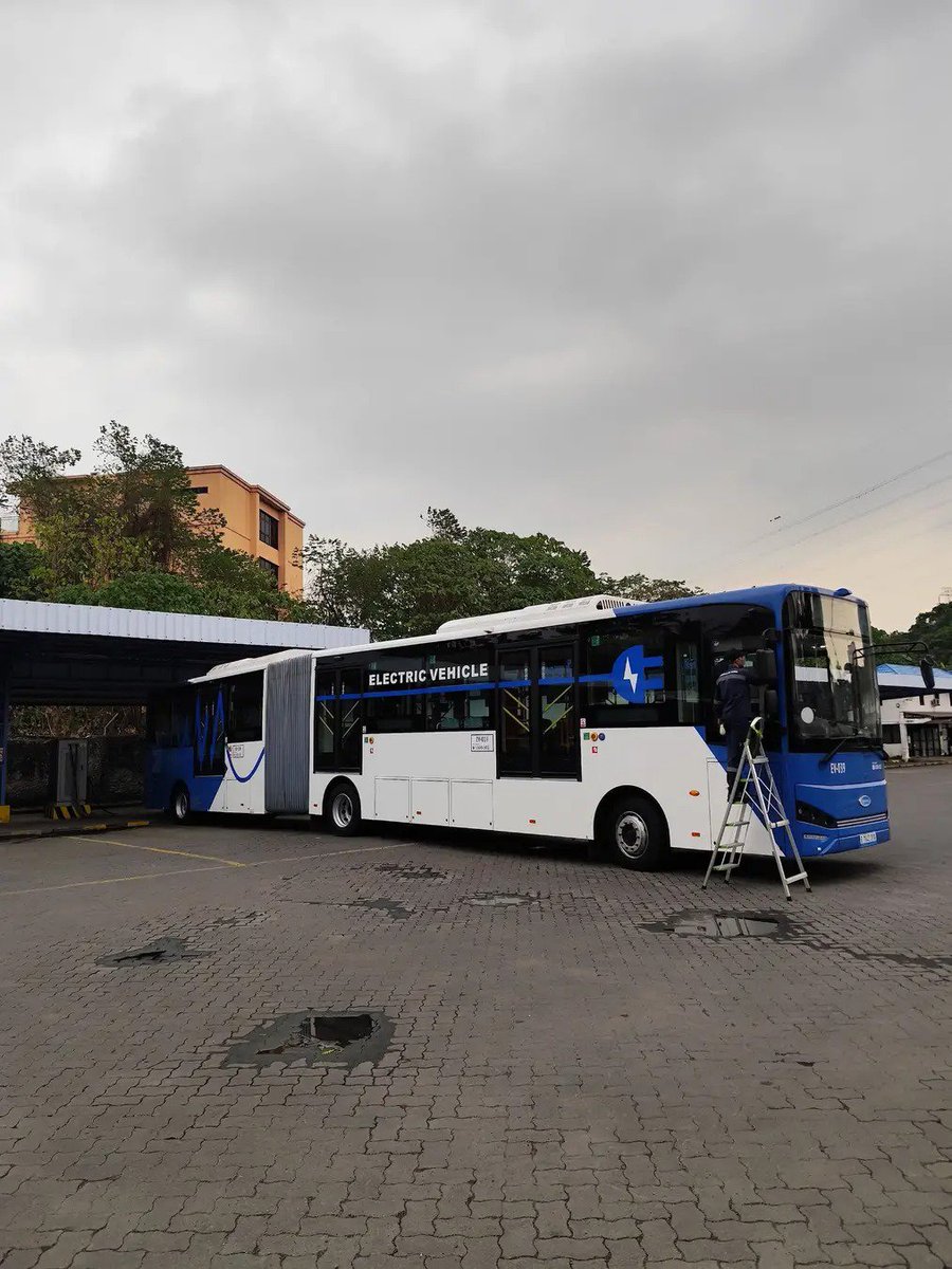 simpangmandara1's tweet photo. syahdu momen with EV-039
by : mang dik https://t.co/ievMM9osYC