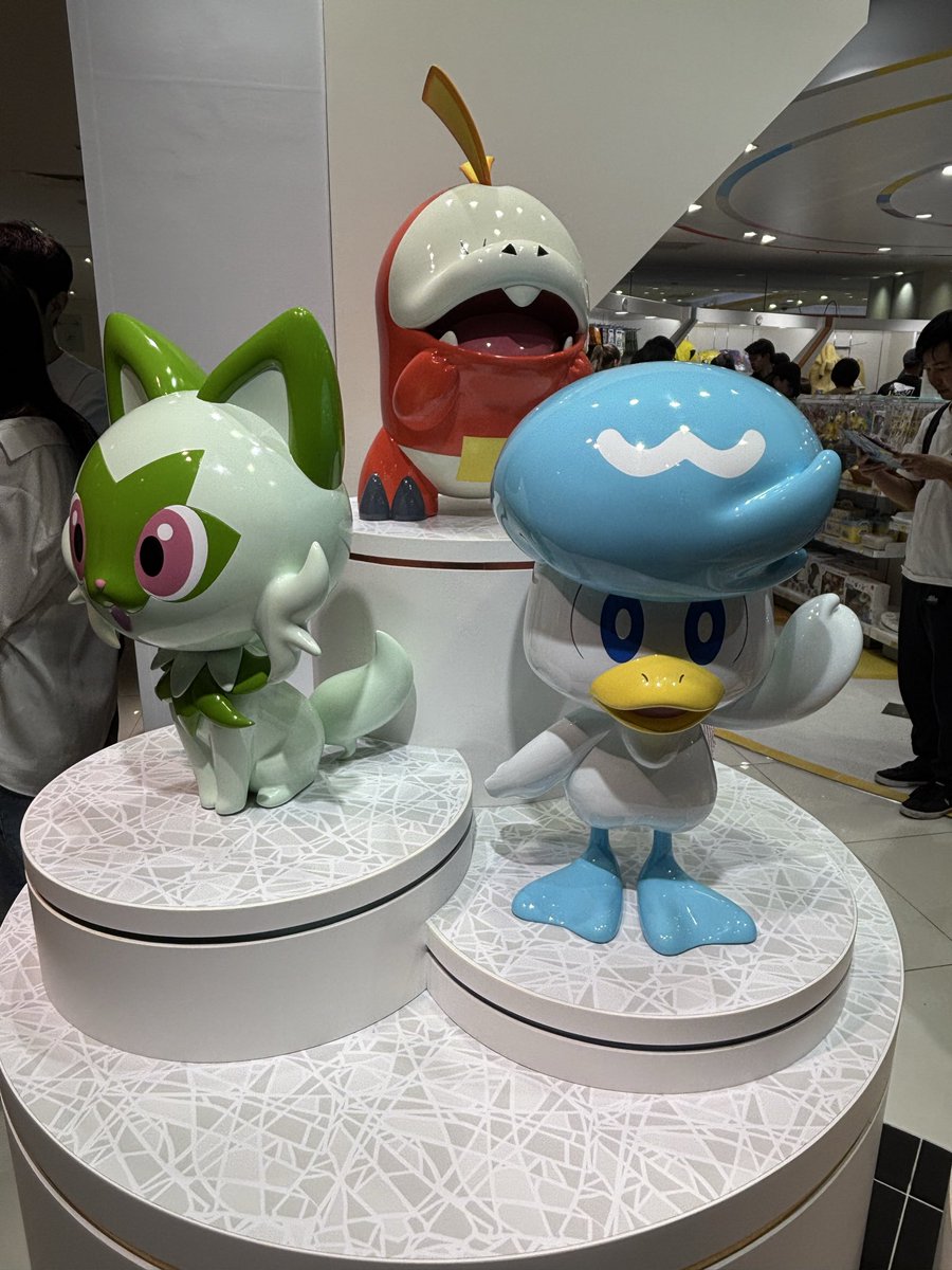 UntilYouDieOut's tweet photo. いくつになってもポケモンセンターに来るとテンション上がるぞ https://t.co/Ykk1CdBwPO