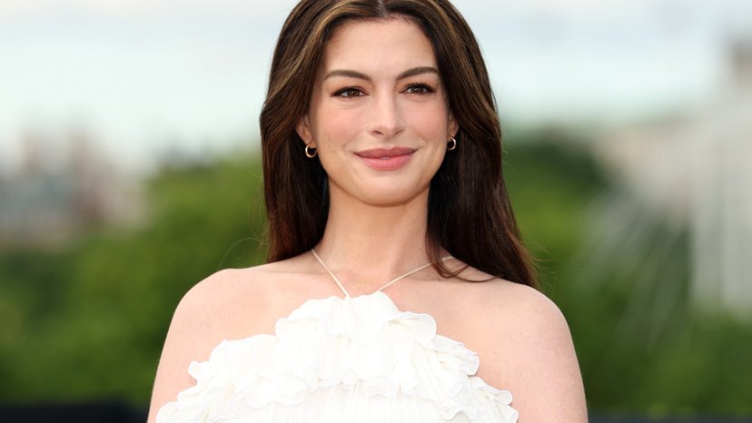 matthewslackau's tweet photo. Anne Hathaway says her perspective on fame has changed, helping her feel more relaxed and open to enjoying her work. While promoting “Verity,” the actress reflected on finding greater connection, patience and joy in both her career and personal life.

#MatthewSlackPerth https://t.co/4DdoBrCury