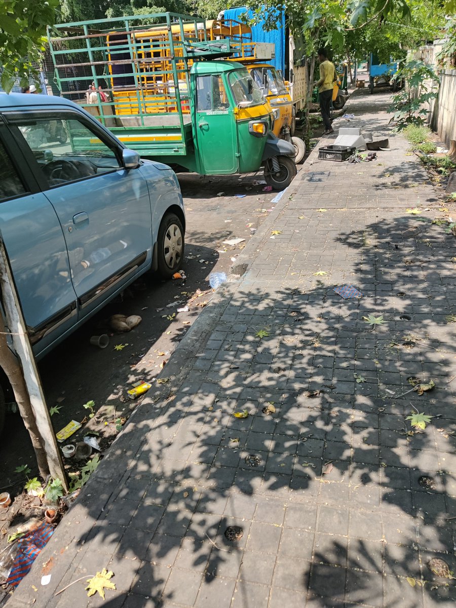 CDilip0510's tweet photo. @shahsuneel @DKShivakumar @GBA_office @BSWML_GBA @BCCCofficial @CMofKarnataka @osd_cmkarnataka Back to samd old condition 
Back to same old condition dirtty footpath repair work on road occupied road and footpath oil spills on road might cause accident https://t.co/4mtDqvkby9