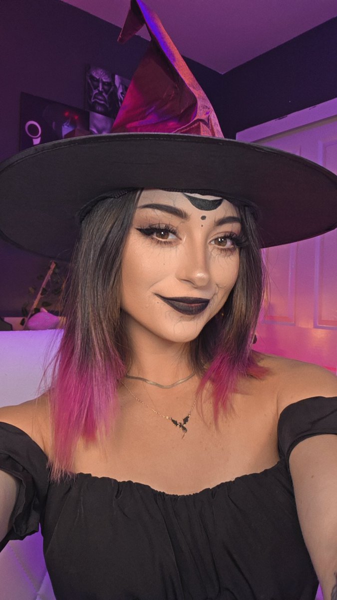 BillyGoatTTV's tweet photo. W Day 1 of Cosplays for Oct🫰🏻🎃 https://t.co/OEm7MLgyai