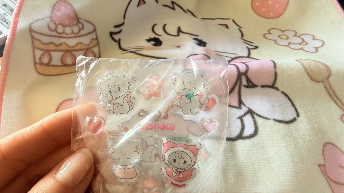 yy27____'s tweet photo. Lil ala mode PUKUCHURU seal ぷくちゅるシール mikko ガチャガチャ 交換

譲：ムース

求：キャミー

郵送のみ 💭

#リルアラモード
#mikko 
#リルアラガチャ
#リルアラシール https://t.co/TQRRSyMuPU