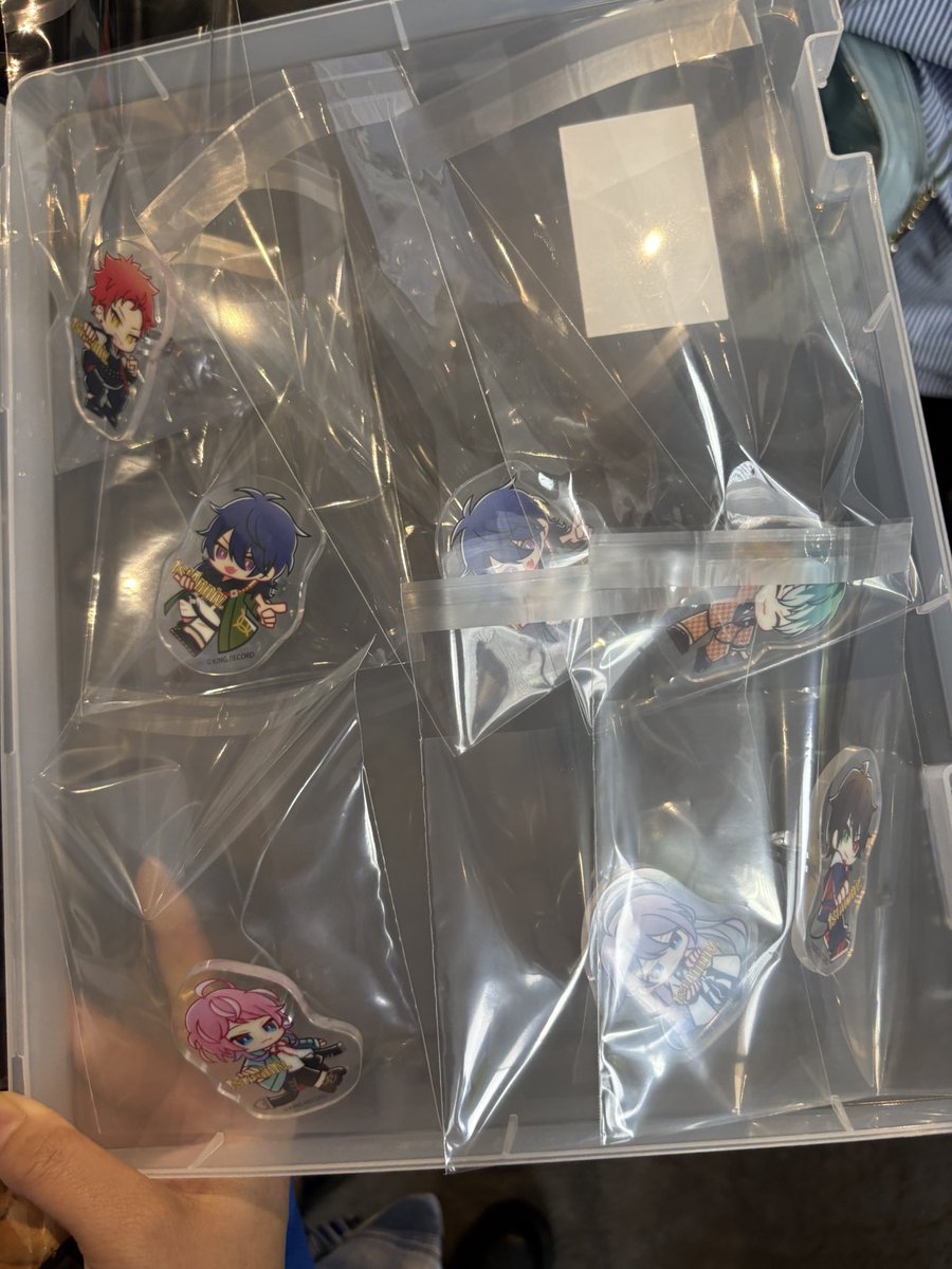 nozo123458's tweet photo. ヒプマイ　オンラインくじ　オンくじ

リング
譲　一郎　乱数　帝統2  寂雷　簓　空却

求　左馬刻

現在ぴあアリーナにおります https://t.co/GLOGGawFJO