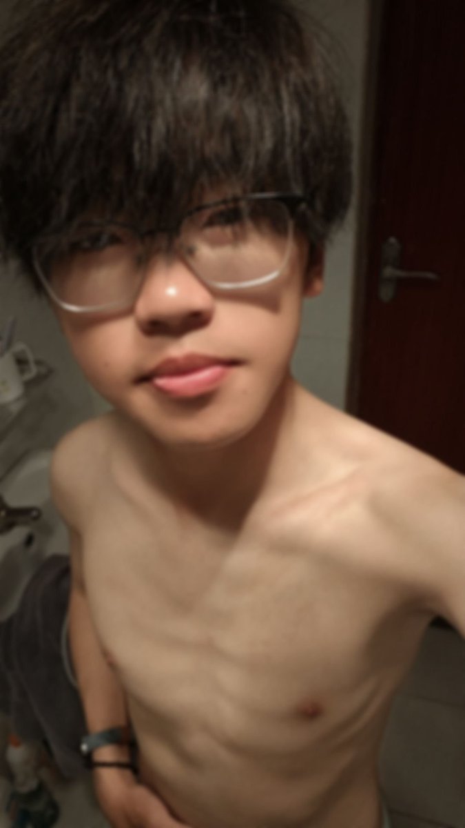 c7o8jy's tweet photo. 给大家看看我的鸡 https://t.co/ZEeIGucN39