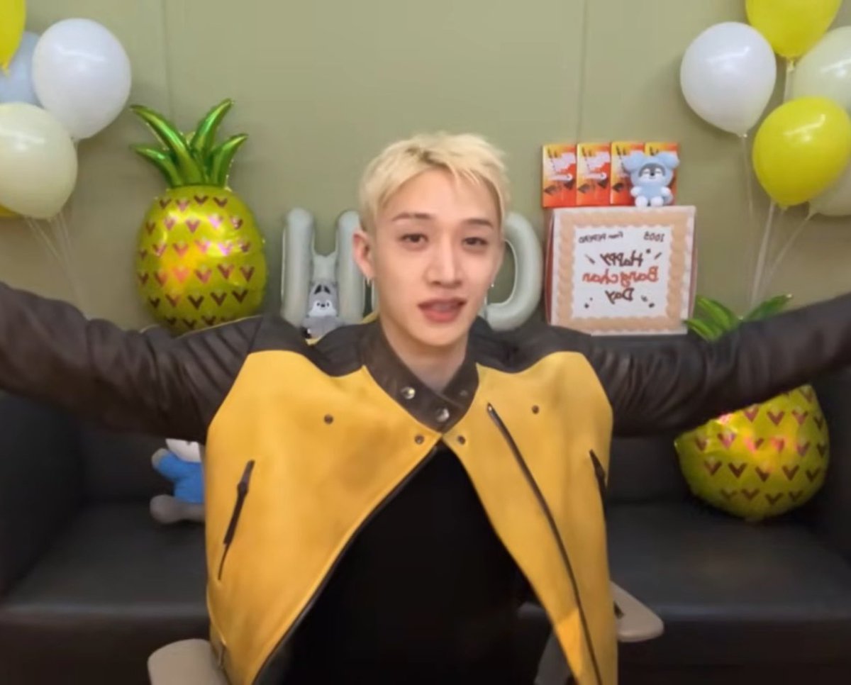 luvslinoring's tweet photo. ESTO CUENTA COMO UN CHAN'S ROOM ?? 😭 https://t.co/nDGnQZkA3l