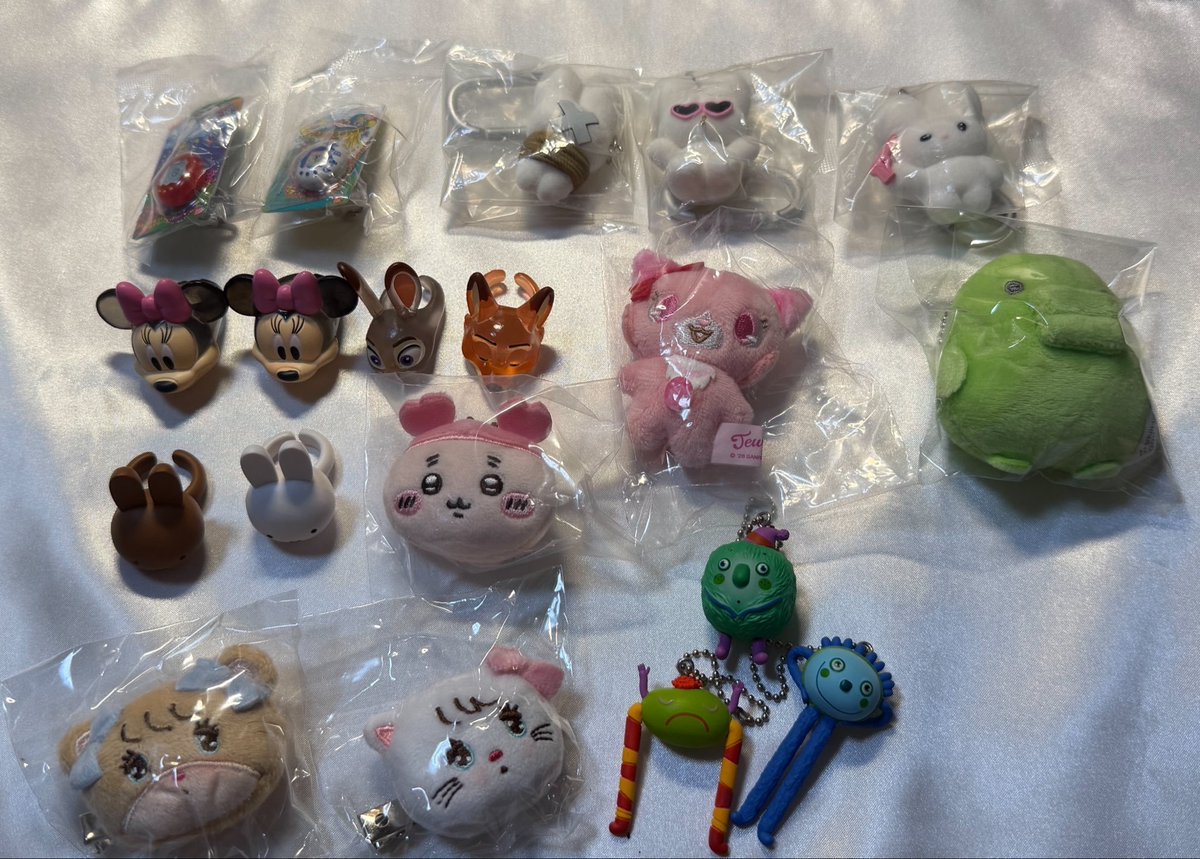 beryl59brl's tweet photo. HYSTERIC MINI ヒスミニ シュガーバニーズ mikko ディズニー ちいかわ たまごっち サンリオ ハロウィン めじるしアクセサリー めじるし ガチャ 交換

譲 : 1〜3枚目

求 : 

郵送交換希望
レート考慮お願いいたします。
検索からもお気軽にお声掛けください🙇🏻‍♀️ https://t.co/UvYp76SIiI
