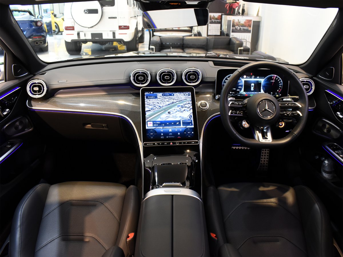 ROKKEY_SAITAMA's tweet photo. 2024年モデル C63 S Eパフォーマンス ステーションワゴン掲載完了👍

AMGパフォーマンスPKGとAMGカーボンPKGの両方が装着されている個体は結構珍しめ。

色々言われるダウンサイジングエンジンだけれど、持てる技術をつぎ込んで現在の規制の範囲内でできることをやった「尖ったAMG」であることは確か。 https://t.co/HCtuXTVZeH