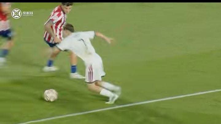 Madridpulse0's tweet photo. 🚨 MADRIDSTANS, THIS IS UNREAL 😲 DANIEL YANEZ IS UNBELIEVABLE.

Just Watched that Real Madrid Castilla Game against Atletico Madrid and to be honest Daniel Yanez currently have a better Shooting than Most Real Madrid first Team Right Wingers playing for the Senior Team, He's a Natural Left Footer and should be Promoted to the first team by Jose Mourinho

The Speed at which he beats his Men is very similar to what Micheal Olise does at Bayern Munich and the French National team and honestly only Real Madrid can be holding such Young Star back right now.. Daniel Yanez made his Debut Under Alvaro Arbeloa last season also making an Assist on that same night but since the Special One Jose Mourinho returned to the club no one has heard of Castilla Players in the first Team