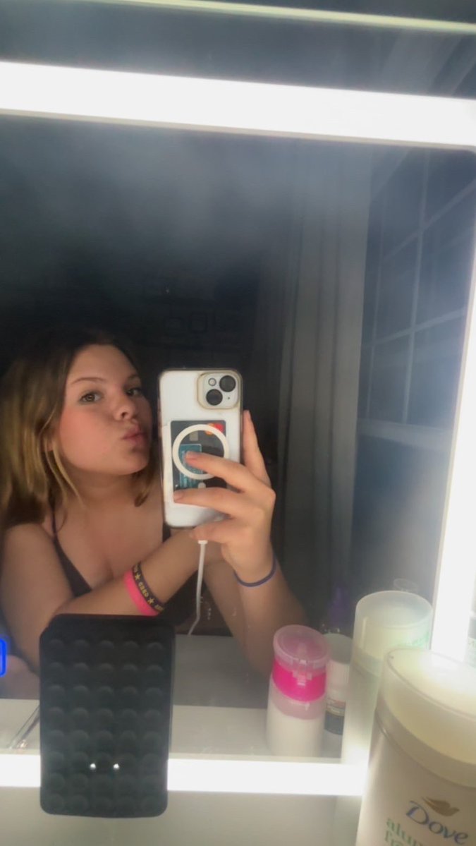 wowilovebop's tweet photo. snapchat bop #submission https://t.co/w2uSMADZBF