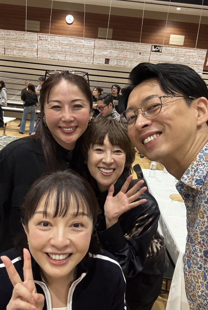daisukehourai's tweet photo. 気象キャスター1年目からやったミヤネ屋が閉店しました。
今までご視聴頂きありがとうございました🙇🏻‍♂️
終わって1日経って寂しさと次に向かう清々しさがあります。
思い出が残像のような15年。
まさに「夢中」でやった青春でした。TVで真面目なことと楽しいことの両方を今後もやりたいもんです🫡 https://t.co/tkRKxQpw9c