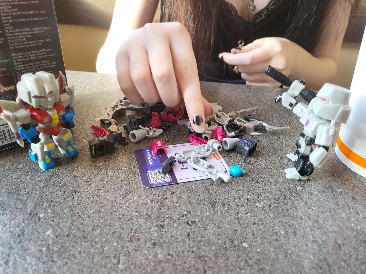 cyclopscomplex's tweet photo. building elita-1 at the burger king 🔥 https://t.co/ILR71jx8wg