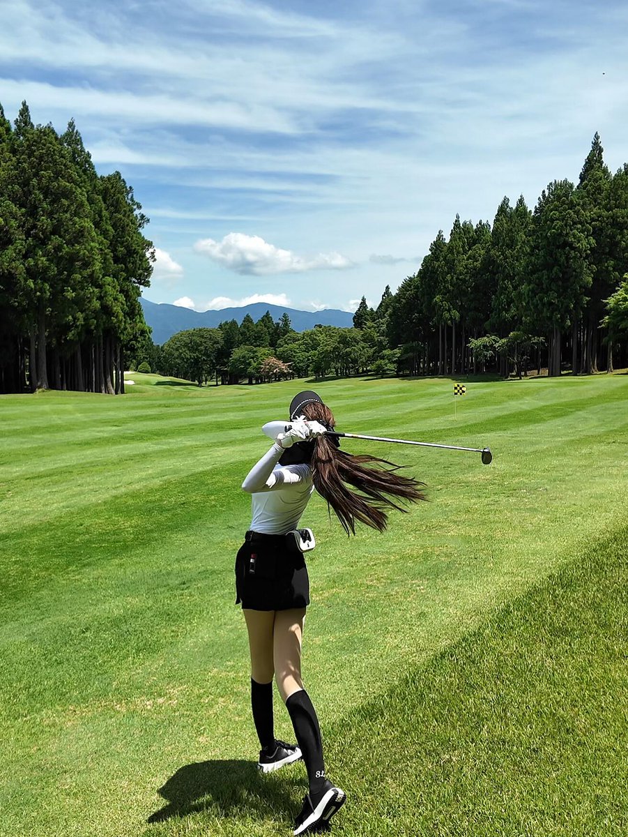 ShivakumarUdya1's tweet photo. ナイスショットより、思いっきり笑えた日のほうが記憶に残る。⛳️☀️
ゴルフも人生も、楽しんだ人がいちばん強い。#ゴルフ女子 #休日時間 #最高の一日 https://t.co/3MiMyXJvUD