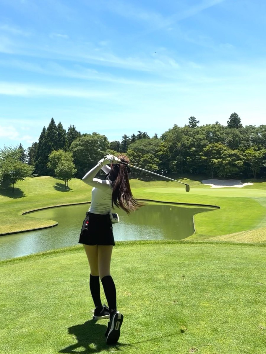 ShivakumarUdya1's tweet photo. ナイスショットより、思いっきり笑えた日のほうが記憶に残る。⛳️☀️
ゴルフも人生も、楽しんだ人がいちばん強い。#ゴルフ女子 #休日時間 #最高の一日 https://t.co/3MiMyXJvUD