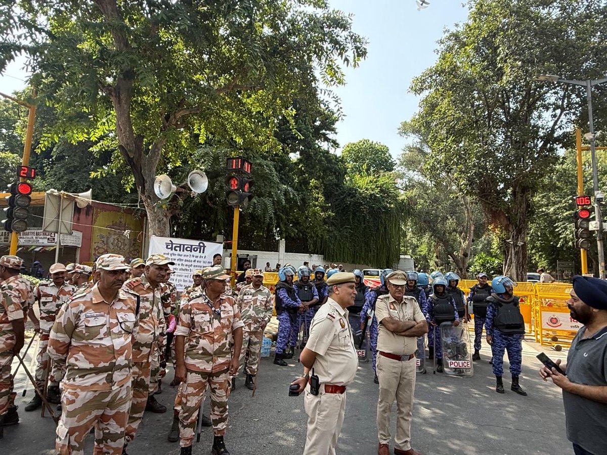 YashRRJ's tweet photo. Brother @KushagraSaxena_ and Yours Truly at Jantar Mantar, peacefully asking the police to get resignation from Gyanesh instead.

📍October 2nd, 2026

🗓️ Jantar Mantar https://t.co/PwL9GTKMlF