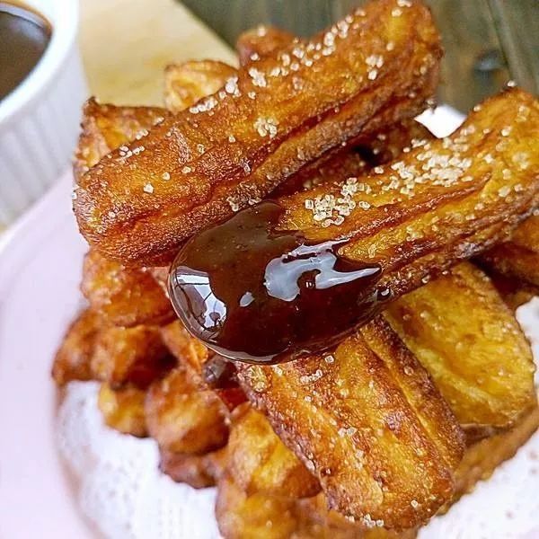 AvaMontmorwl's tweet photo. Antojitos callejeros Esta churro recién hecho, crujiente por fuera y dulce por dentro, es perfecto para animar tu día. https://t.co/bEHEnZXp1J
