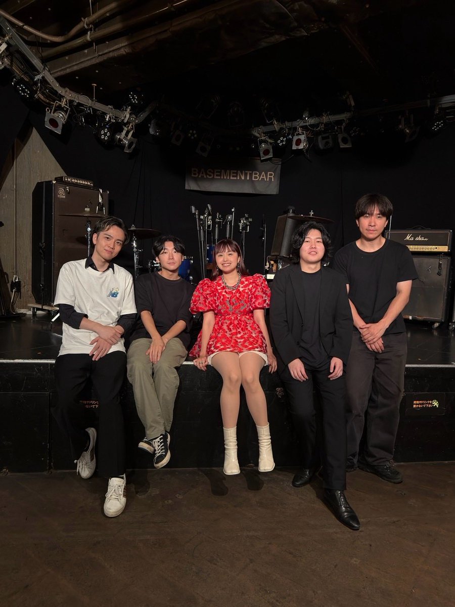 MonariWakita's tweet photo. 2026.9.23
脇田もなり 10周年
下北沢BASEMENTBAR
改めてありがとうございました✨🌈
10年一瞬でビックリとソロ20周年目指して歌い続けていこうと思います！！
今回これなかった方もいたと思いますが
自分のペースにはなりますが
次のライブも考えていきますので
これからよろしくお願いします☆ https://t.co/kWxn2BcJaw