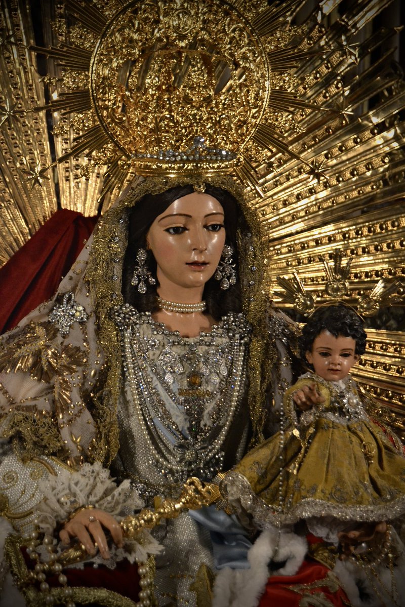 HdadRosarioBL's tweet photo. BESAMANOS 2026
Así se nos presenta nuestra amantísima titular, la Virgen del Rosario, para su besamanos, que tendrá lugar hoy, sábado 3 de octubre y mañana domingo 4 de octubre.
No faltes a la cita… ¡La Virgen te espera! https://t.co/mMMIxSNNfA