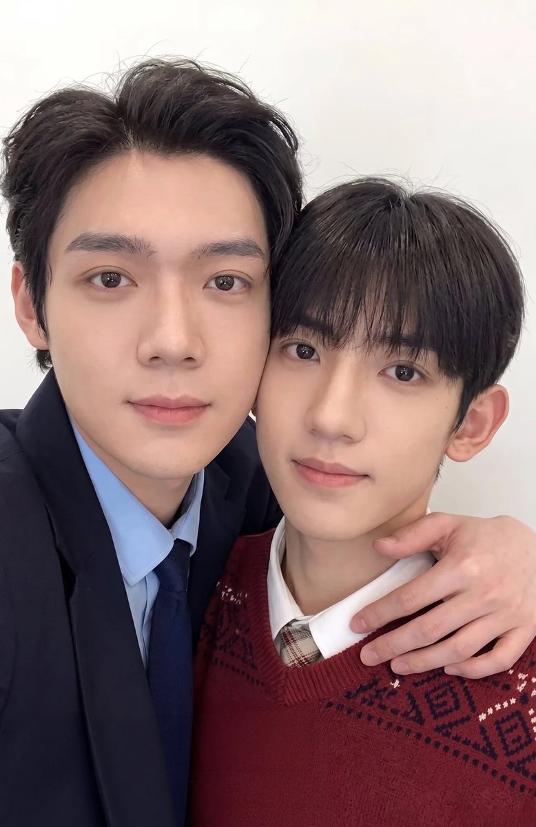 yiaoqeu's tweet photo. 两个人就这样子幸福的永远的走下去吧！！！！！切拜！！！

#검제와_함께한_100일
#100DayswithTPP
#검제_윤식시우와_함께한_100일
#100DaysTPPwithYOONSIKSIWOO https://t.co/8x9zvNeFC1