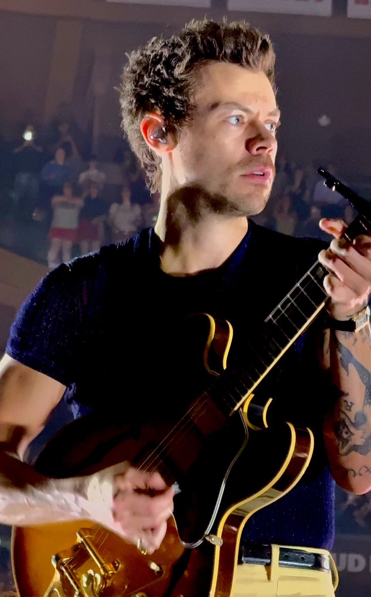 sanitydisco's tweet photo. THE MOST BEAUTIFUL MAN IN THE WHOLE WORLD. https://t.co/8UkkLS1Uzs