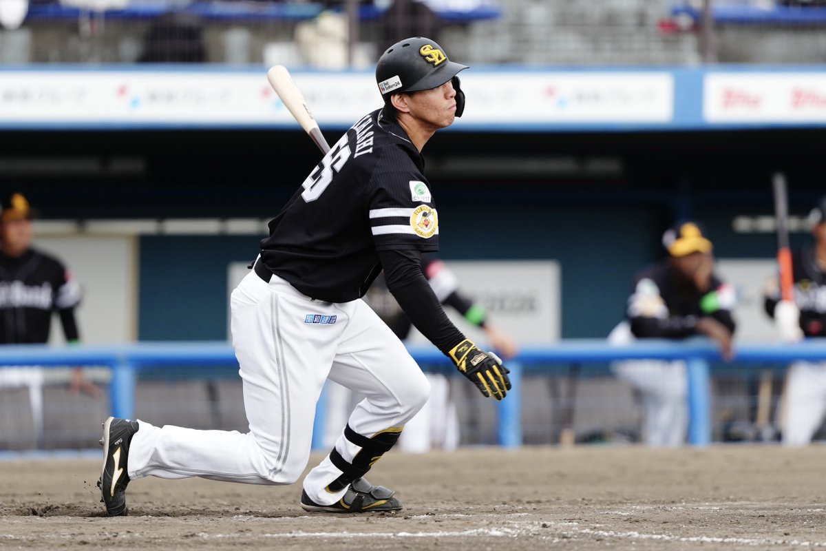 takafullc2's tweet photo. 【ファーム選手権】

9回2死満塁から高橋隆慶選手が2点適時打！

渡邉陸選手が同点タイムリーを放ちました！！

#sbhawks #鷹フル https://t.co/wd4VTNy63e