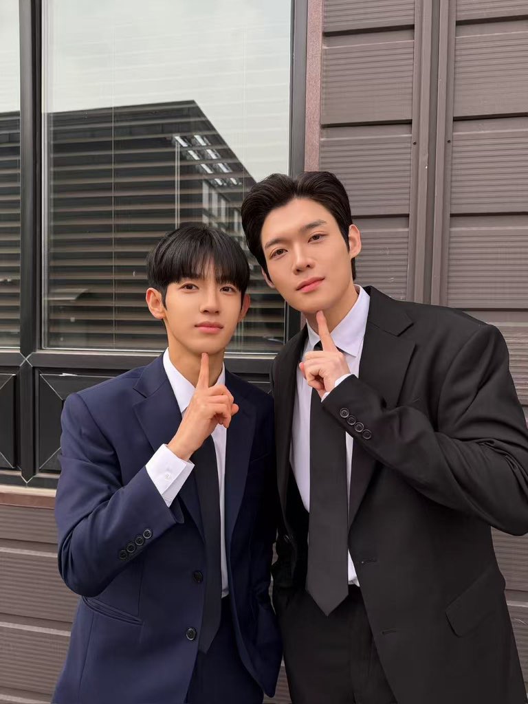 lzmcyh0509's tweet photo. 검사실의 제안 벌써 100일이 지났어요. 두 배우가 빚어낸 운명의 케미, 계속 그리워할 거예요. 

#검제와_함께한_100일
#100DayswithTPP https://t.co/Fber9PBGwt