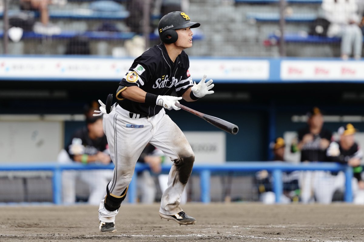 takafullc2's tweet photo. 【ファーム選手権】

9回2死満塁から高橋隆慶選手が2点適時打！

渡邉陸選手が同点タイムリーを放ちました！！

#sbhawks #鷹フル https://t.co/wd4VTNy63e