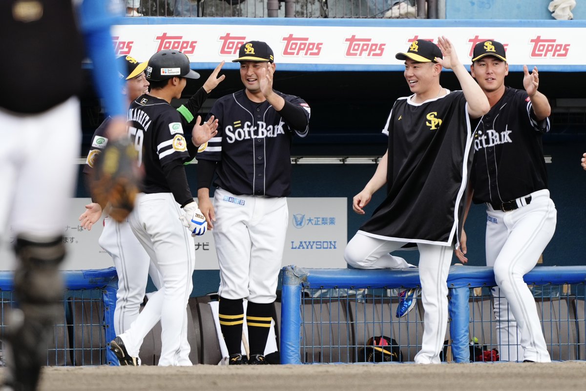takafullc2's tweet photo. 【ファーム選手権】

9回2死満塁から高橋隆慶選手が2点適時打！

渡邉陸選手が同点タイムリーを放ちました！！

#sbhawks #鷹フル https://t.co/wd4VTNy63e