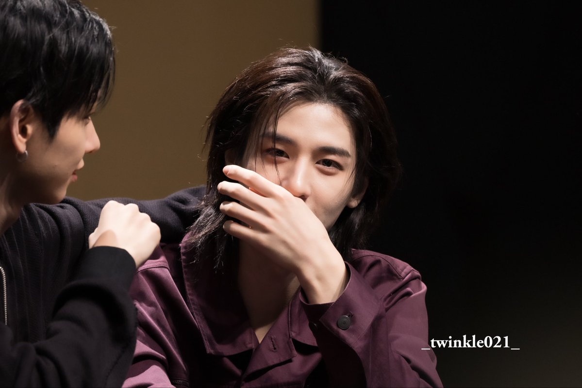 _twinkle021_'s tweet photo. 261002

🤲🏻

#BOYNEXTDOOR #LEEHAN
#보이넥스트도어 #이한 #イハン https://t.co/hyDMS4EGAK