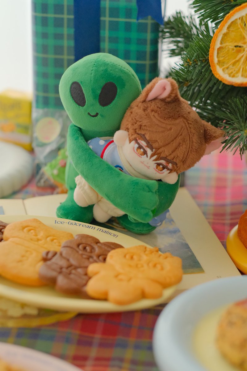 softyor_tor's tweet photo. RT+팔로워분들 중 추첨하여 두 분께
허그왹 보내드려요 👽

10/3 18:00 ~ 10/7 21:00 (소진시 종료)
허그왹 &amp; 포근맨투맨 &amp; 과잠의 폼이 오픈 됩니다! 
오랜만에 판매되는 허그왹이예요 ☺️ 할인도 하고있습니다! (무료배송/바로배송)

폼 > https://t.co/ma2CU3QrMm https://t.co/XSotw21Jc7